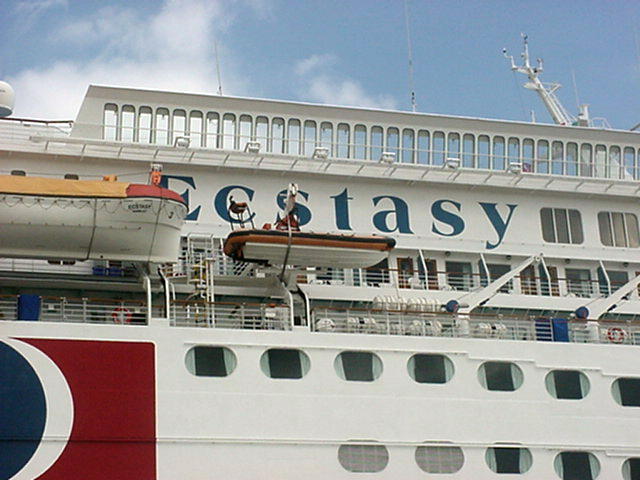 Ecstacy-Lifeboat.JPG 61.3 KB