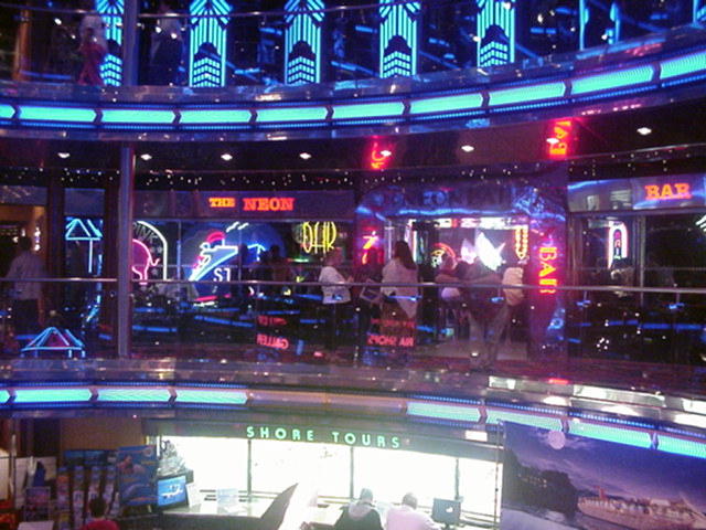 Grand-Atrium4.JPG 77.9 KB