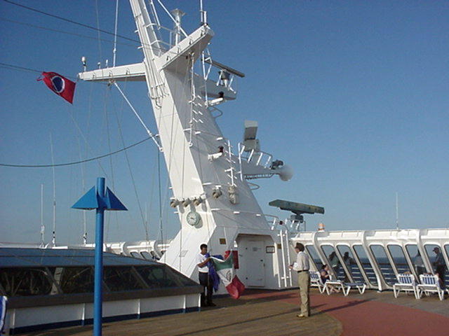 Sun-Deck1.JPG 51.7 KB