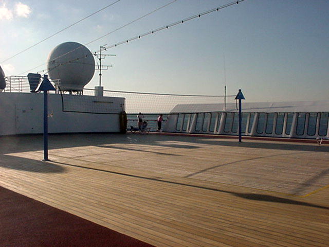 Sun-Deck2.JPG 48.5 KB